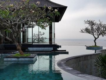 LUXURIOUS CLIFF FRONT VILLA dgn SPECTACULAR OCEAN VIEW di PANTAI BALANGAN / JIMBARAN, BALI
