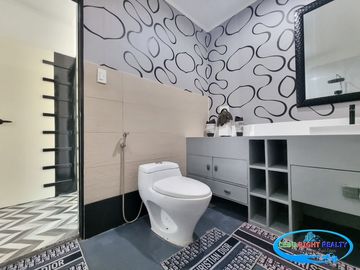 Modern House in Royale Cebu Estates Consolacion Cebu