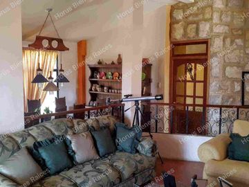 Vendo Finca Urbana, en Via a la costa Km 22, ubicada en una Loma, con vista espectacular,