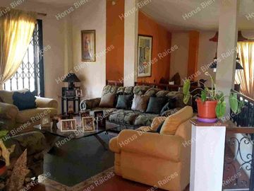 Vendo Finca Urbana, en Via a la costa Km 22, ubicada en una Loma, con vista espectacular,