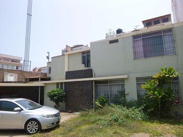 VENTA DE CASA A PRECIO DE TERRENO EN SAN MIGUEL...
