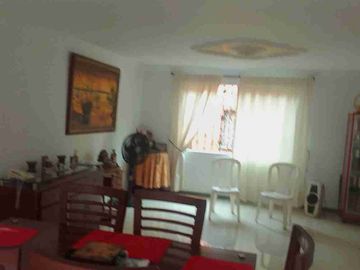 VENDO CASA, SECTOR LA HACIENDA, SUR DE CALI