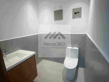 Oficina nueva en venta sector Av. primero de Mayo, cerca de la escuela Pasos.