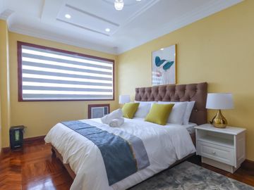 5-Bedroom House with Swimming Pool in Los Baños, Laguna