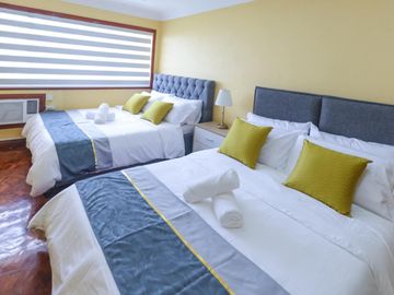 5-Bedroom House with Swimming Pool in Los Baños, Laguna