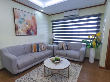 5-Bedroom House with Swimming Pool in Los Baños, Laguna