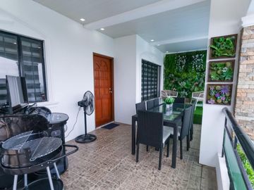 5-Bedroom House with Swimming Pool in Los Baños, Laguna
