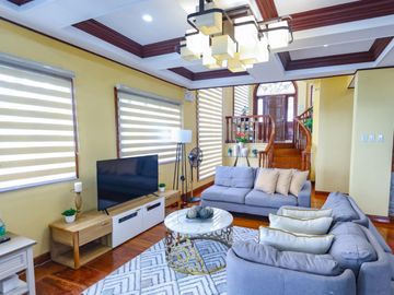 5-Bedroom House with Swimming Pool in Los Baños, Laguna