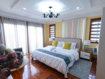 5-Bedroom House with Swimming Pool in Los Baños, Laguna