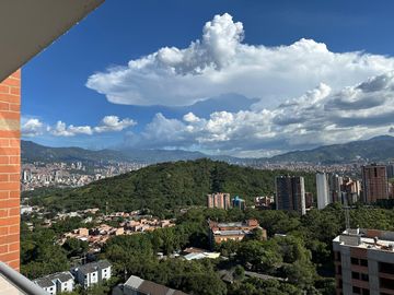 Apartamento para estrenar en Robledo, Pilarica – Medellín, piso alto con parqueadero