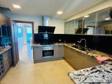 HERMOSO DEPARTAMENTO EN VENTA, EDIFICIO LA JOLLA
