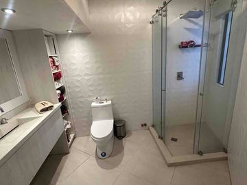 Venta casa campestre moderna con piscina en MIRAVALLE 2