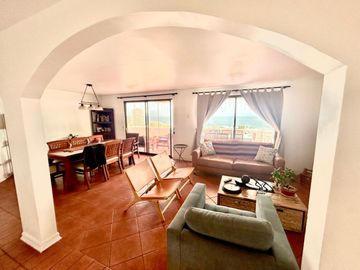 CASA EN JARDINES DEL SUR CON INMEJORABLE VISTA AL MAR