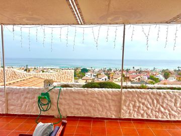 CASA EN JARDINES DEL SUR CON INMEJORABLE VISTA AL MAR