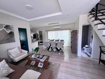 5 Bedrooms, 3 Toilet & Bath with attic/ for sale in Laguna