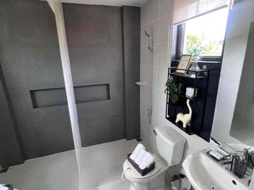 5 Bedrooms, 3 Toilet & Bath with attic/ for sale in Laguna