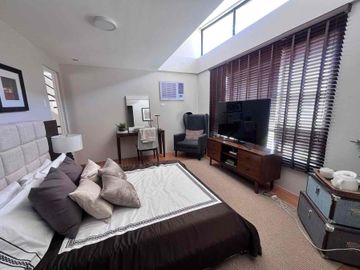 5 Bedrooms, 3 Toilet & Bath with attic/ for sale in Laguna