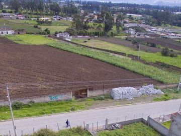 EN VENTA LOTES DE TERRENO DESDE 434M2 HASTA 2000M2, sector Azcazubi, Quito-Ecuador