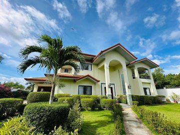 HOUSE AND LOT WITH SWIMMING POOL FOR SALE SEAVIEW IN PANGLAO ISLAND OF BOHOL