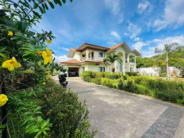 HOUSE AND LOT WITH SWIMMING POOL FOR SALE SEAVIEW IN PANGLAO ISLAND OF BOHOL