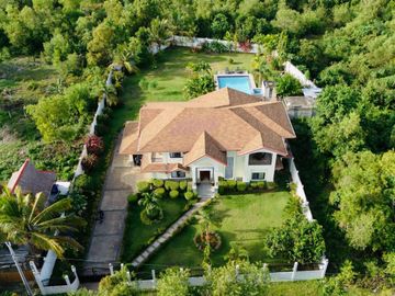 HOUSE AND LOT WITH SWIMMING POOL FOR SALE SEAVIEW IN PANGLAO ISLAND OF BOHOL