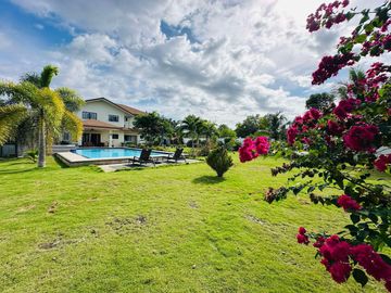 HOUSE AND LOT WITH SWIMMING POOL FOR SALE SEAVIEW IN PANGLAO ISLAND OF BOHOL