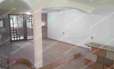 BONITA CASA EN CONDOMINIO, CERCA DE CU, TOLUCA CENTRO, BUENOS ACABADOS