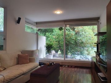 CASA EN VENTA UBICADA EN PUERTA DE HIERRO. TIENE 4 RECAMARAS CADA UNA CON BAÑO, Y UNA RECAMARA PLANTA BAJA