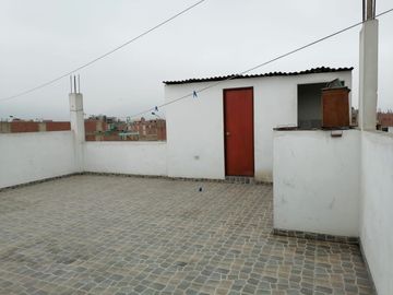 Venta de casa de 3 pisos en Condominio Los Sauces de Carabayllo