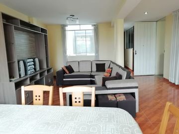 Venta de casa de 3 pisos en Condominio Los Sauces de Carabayllo