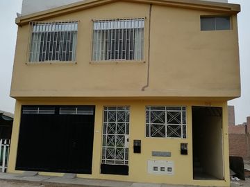Venta de casa de 3 pisos en Condominio Los Sauces de Carabayllo