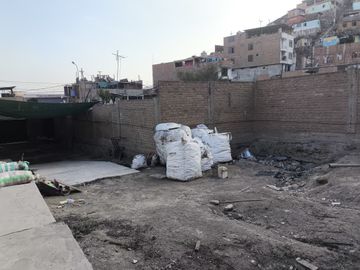 Venta de terreno con potencial en Campoy