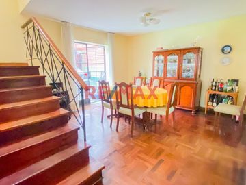 Se Vende Casa En Esquina – Salamanca (Ate)