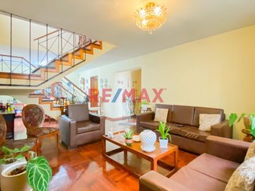 Se Vende Casa En Esquina – Salamanca (Ate)