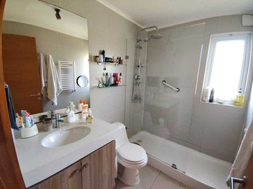 Casa en Exclusivo Condominio El Bayo 12.400 UF