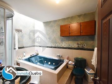 Yanuncay, Venta de Casa Rentera de Dos Apartamentos