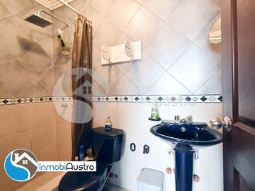 Yanuncay, Venta de Casa Rentera de Dos Apartamentos