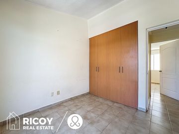 Casa de 3 recámaras y 2 estacionamientos en Candiles