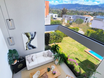 Casa de lujo con piscina privada.  Vista espectacular.
