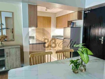 The Veranda at Arca South | For Sale: Fully Furnished One Bedroom Unit with Parking