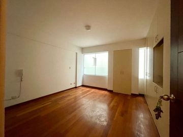 VENDO LINDO DEPARTAMENTO EN CHACARILLA, SURCO, FRENTE A COLEGIO SANTA MARÍA, LINDA VISTA A JARDINES Y A METROS DE PARQUE🌿