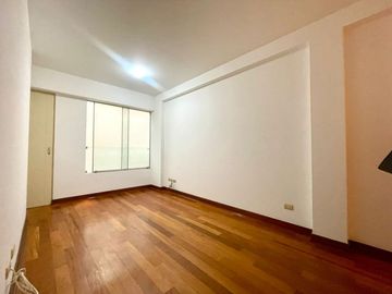 VENDO LINDO DEPARTAMENTO EN CHACARILLA, SURCO, FRENTE A COLEGIO SANTA MARÍA, LINDA VISTA A JARDINES Y A METROS DE PARQUE🌿
