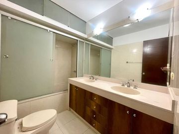 VENDO LINDO DEPARTAMENTO EN CHACARILLA, SURCO, FRENTE A COLEGIO SANTA MARÍA, LINDA VISTA A JARDINES Y A METROS DE PARQUE🌿