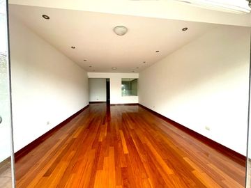 VENDO LINDO DEPARTAMENTO EN CHACARILLA, SURCO, FRENTE A COLEGIO SANTA MARÍA, LINDA VISTA A JARDINES Y A METROS DE PARQUE🌿