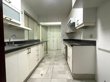 VENDO LINDO DEPARTAMENTO EN CHACARILLA, SURCO, FRENTE A COLEGIO SANTA MARÍA, LINDA VISTA A JARDINES Y A METROS DE PARQUE🌿
