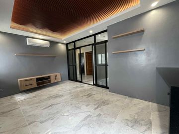 House & Lot For Sale in Pueblo del sol Tagaytay City-MC