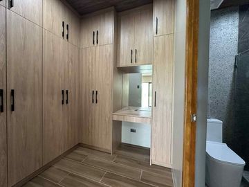 House & Lot For Sale in Pueblo del sol Tagaytay City-MC