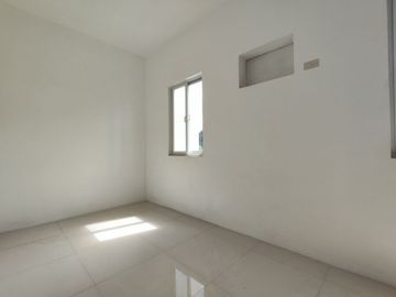 On-going Construction 3 Storey Townhouse in Karuhatan Valenzuela w/ 4BR-JV2