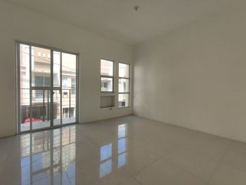 3-Storey 4 Bedroom Townhouse For Sale Located in Viente Reales Valenzuela City-JV2