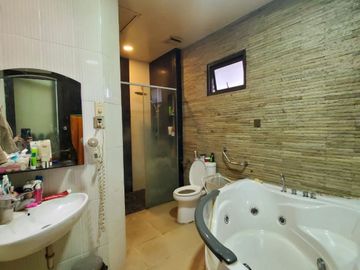 eraradiant.id | Rumah Hook dijual di Golden Park - Serpong, bla